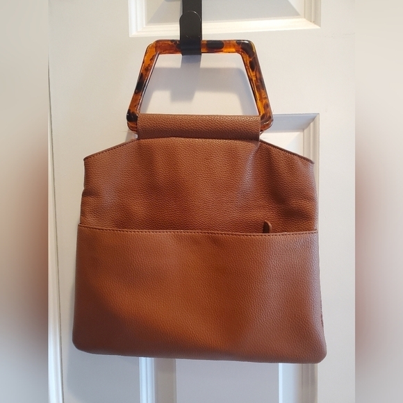 Moda luxe vegan leather.  NWOT. WITH SHOULDER STRAP - Picture 1 of 8